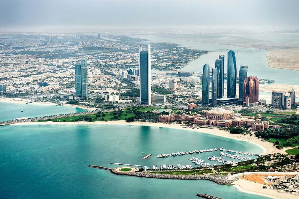 Dubai-Abu Dhabi: Thưởng thức bữa buffet tại khách sạn 5 sao