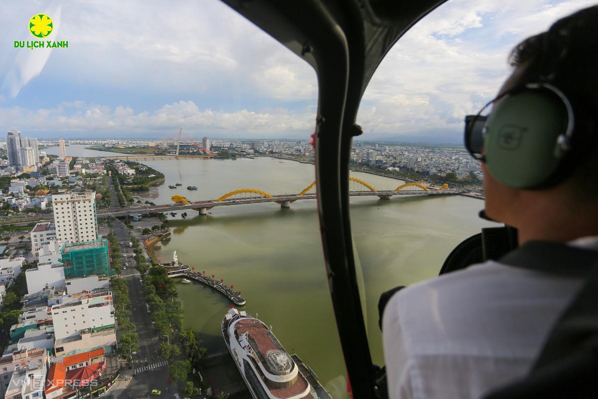 Trải nghiệm bay trực thăng chinh phục Đà Nẵng bay 30 phút | Ghế đầu