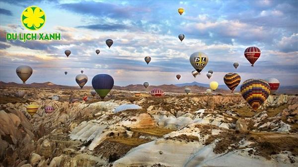 Bay Khinh Khí Cầu Cappadocia và Cưỡi Ngựa tại Fairy Chimneys