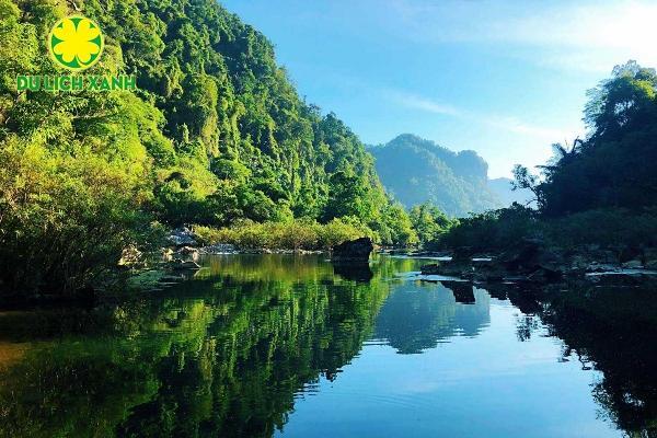 Tour trekking thám hiểm Hang Tiên trong ngày