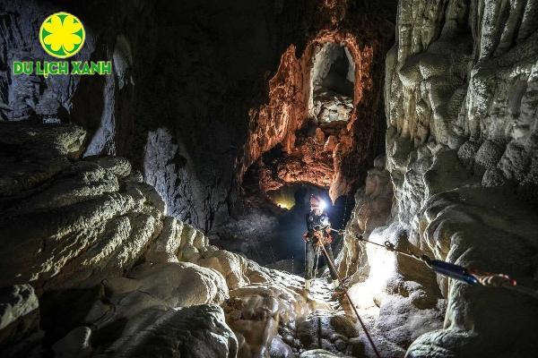 Tour thám hiểm Hang Sơn Đoòng