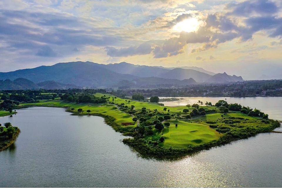 Tee off Sky Lake Golf & Resort Hà Nội - 18 hố - cuối tuần
