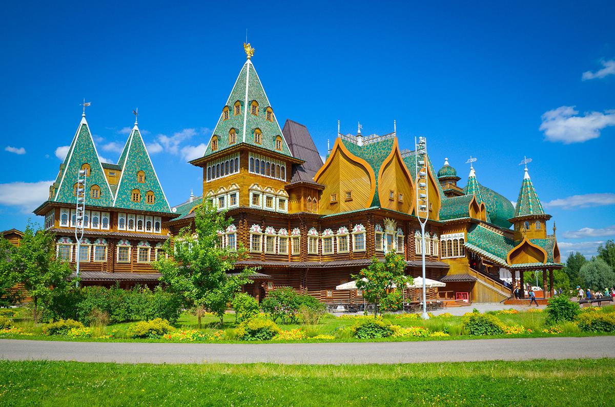 Tour  Nga: HCM - MosCow - Vlandimir - Suzdal - ST.Peterburg 