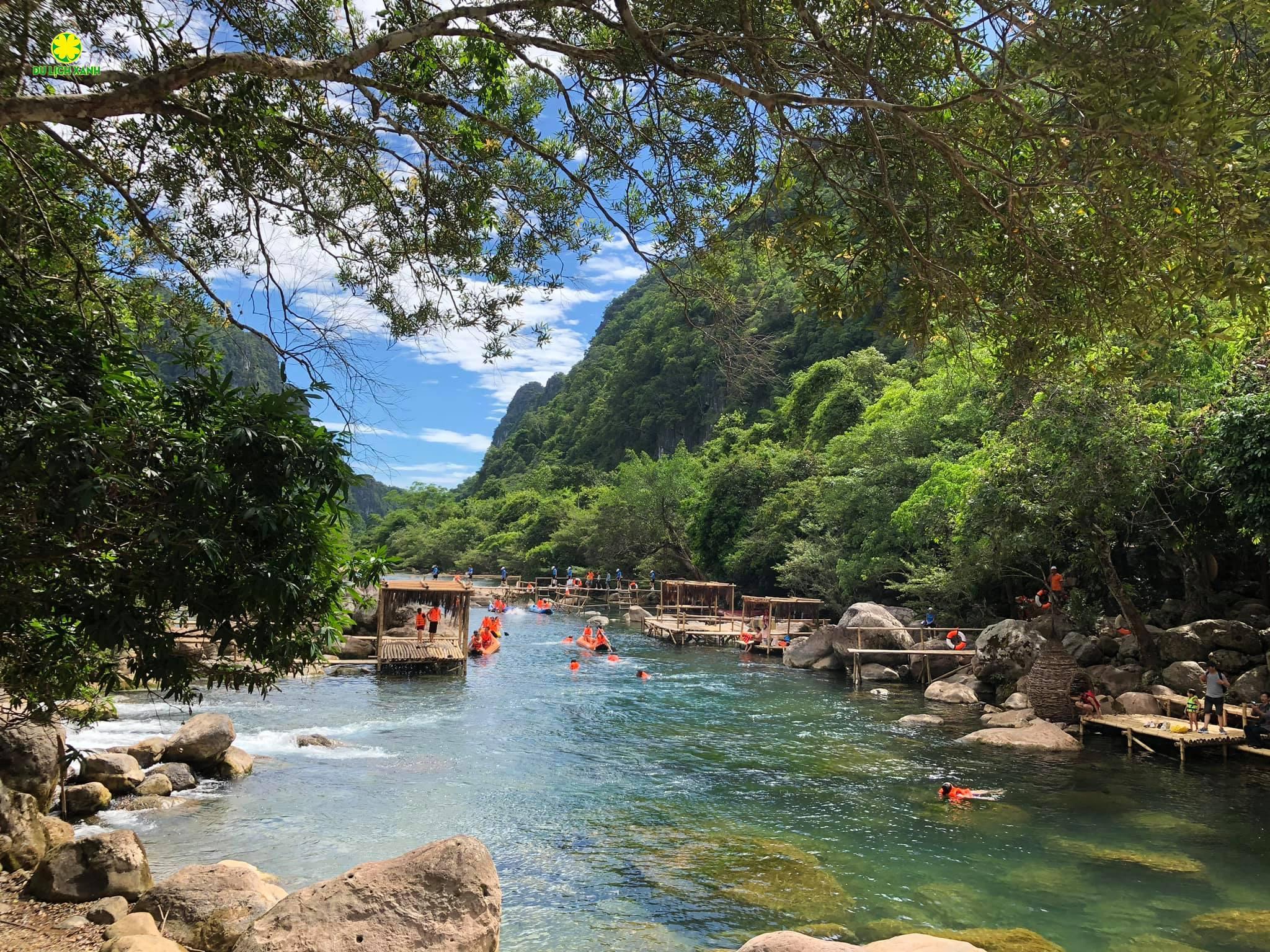 Tour Quảng Bình 3 ngày 2 đêm: Suối Bang Onsen – Động Phong Nha – Động Thiên Đường – Vũng Chùa – Đá Nhảy