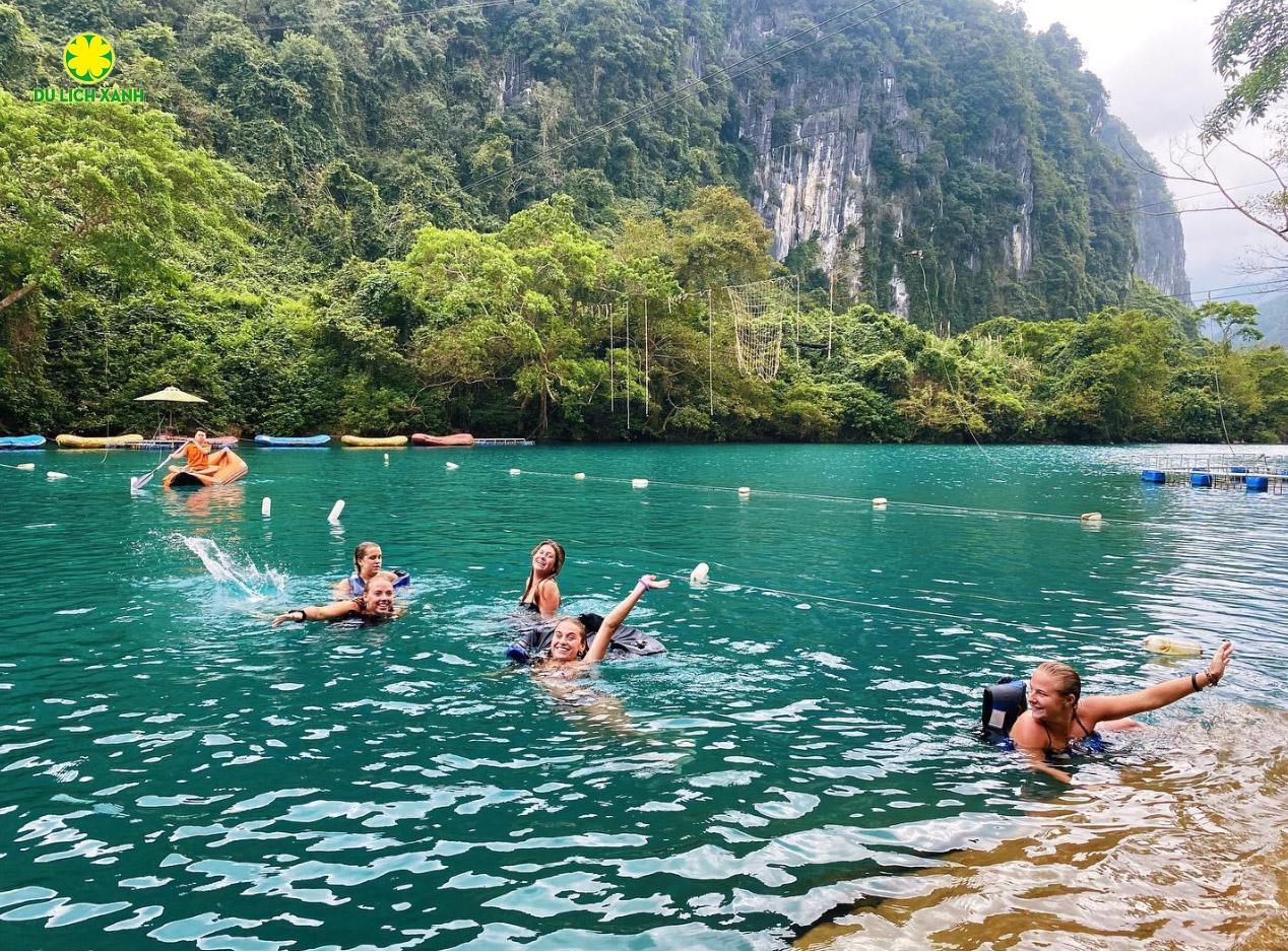 Tour ghép Quảng Bình 2 ngày 1 đêm: Công viên Ozo- Phong Nha Kẻ Bàng- Suối khoáng Bang Onseni