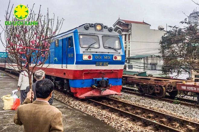 Đặt vé tàu Tết 2025 Sài Gòn Hà Nội giá tốt