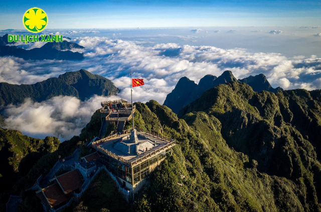 Tour trekking leo núi Fansipan 2 ngày từ Hà Nội