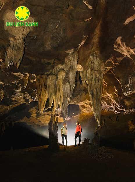 Tour thám hiểm Hang Nước Nứt 1 ngày