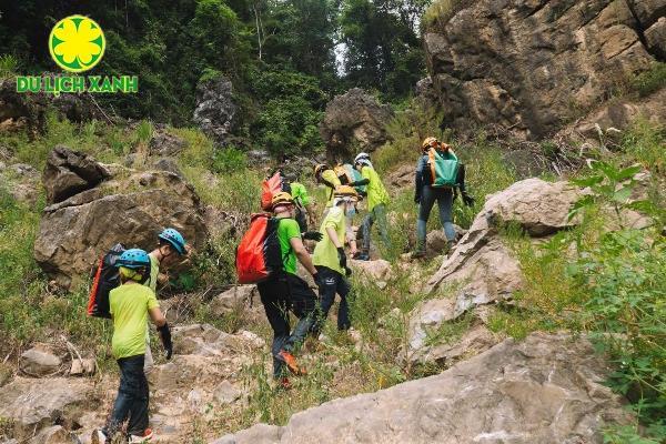 Tour gia đình thám hiểm Tú Làn 1 ngày