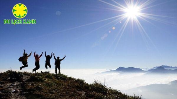 Tour trekking leo núi Pu Ta Leng 3 ngày